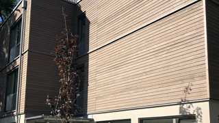 Gebäude mit Holzfassade, Osmo