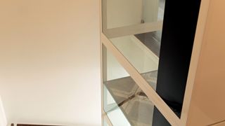 Treppenhaus mit verglastem Aufzug, Cibes A5000, Ammann & Rottkord