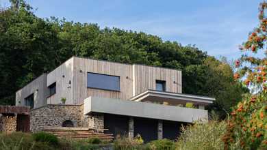 Haus mit Holzfassade, Kebony