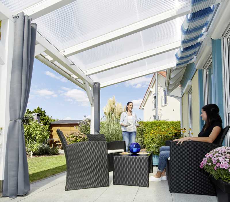 Terrassendach aus Kunststoff, Gutta